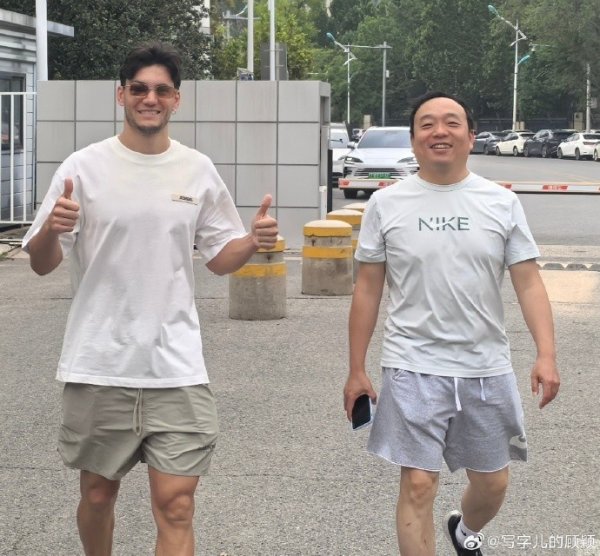 记者：萨尔瓦多受伤部位淤血严重，预测要两周后才调作念复位手术