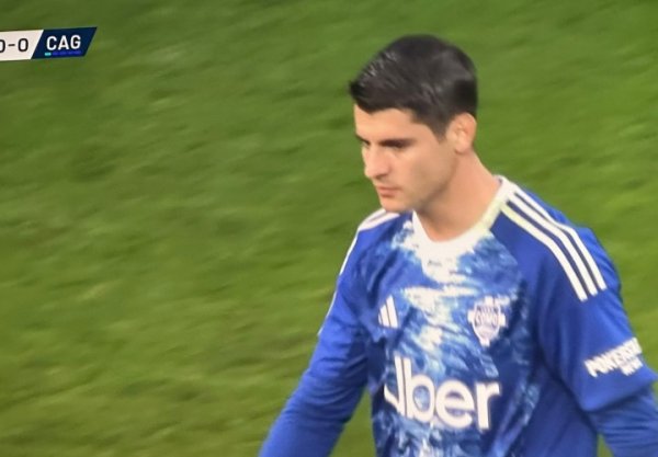 破防了？莫拉塔主动撞倒敌手染黄+清晰换东说念主，此前两失良机